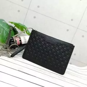 nouveau gucci clutch sac black interior zipper and smartphone pockets